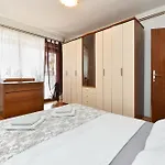 Biljana 2362 *
