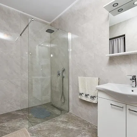 Apartment Biljana 2362 *