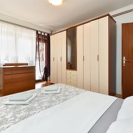 Biljana 2362 *