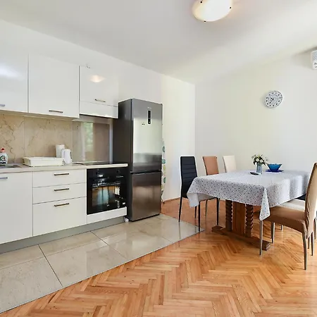 Appartamento Biljana 2362 Rovigno